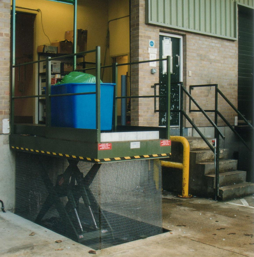 Bin lift for loading from ground level