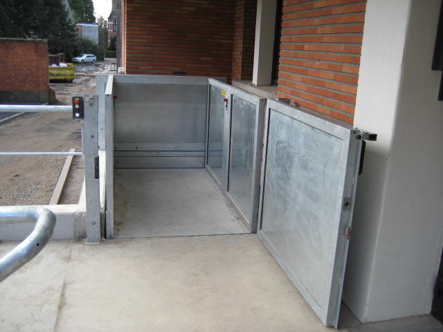 Stainless steel lift for bins